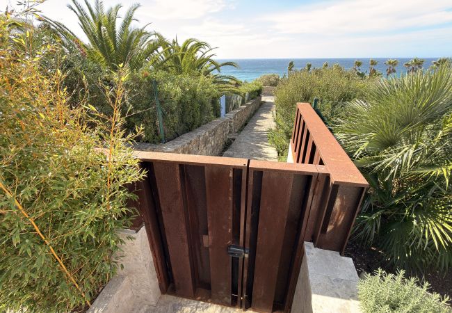 Adamar - Acceso a playa