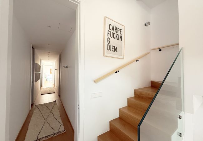 Adamar - Dormitorio principal - Acceso